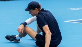 Sinner, il record contro De Minaur nasconde un pericolo. E dalla Francia arriva una bordata: “Così esce dalla Top10”