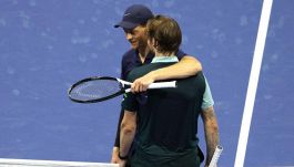 “Bublik irrispettoso”, Sinner dribbla la domanda scomoda:  il record tolto a Djokovic e l’ossessione di Musetti