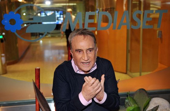 Morto Emilio Fede, il fedelissimo di Berlusconi che per Silvio tradì la Juventus per il Milan