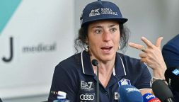 Brignone, l’immagine che riaccende la speranza per Milano-Cortina. Goggia ricorda Giorgio Armani dall'Argentina