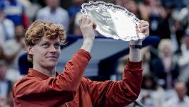 Sinner, la sconfitta contro Alcaraz fa sorgere nuovi dubbi: il rimpianto di Jannik e la necessita di cambiare