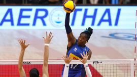 Myriam Sylla, l'addio all'Italia con polemica: 'In Turchia rispettano le giocatrici'. Poi la carezza a Velasco e De Gennaro