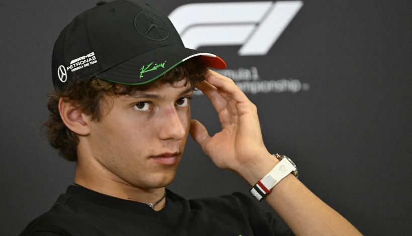 F1 mercato piloti, Rosberg avverte Antonelli su Wolff: Kimi a rischio scambio con Sainz. Hadjar sicuro in Red Bull