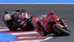 MotoGP Misano: Marquez batte in volata Bezzecchi, Marc a un passo dal titolo. Alex a podio, incubo Bagnaia caduto