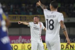 Vardy debutta in Serie A: Cremonese terza in classifica, i tifosi sognano la favola Leicester con Jamie