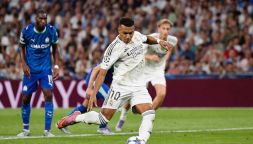 Real Madrid-Marsiglia, Mbappè la decide dal dischetto: rigore dubbio, le proteste di De Zerbi. Follia Carvajal