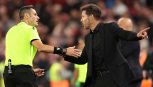 Liverpool-Atletico Madrid, gestaccio a Simeone e rissa sfiorata: rosso al Cholo, proteste con Marcenaro e Mariani
