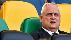 Lazio, l'ennesima telefonata folle di Lotito: offese ai tifosi, attacco a Roma, Milan e Inter. Il caso esplode sui social