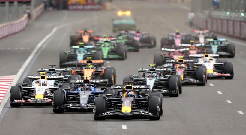 F1 classifica piloti e costruttori dopo Baku: Verstappen ora fa paura a Piastri e Norris. Mercedes supera Ferrari
