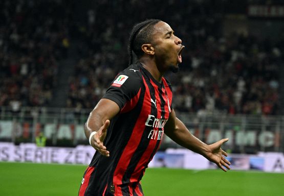 Il Milan si gode Nkunku mentre si scatena il mistero-Boniface per i post deliranti sui social: e i tifosi rossoneri sorridono