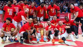 Supercoppa, Olimpia Milano piega Brescia: la gioia di Messina e la dedica ad Armani, ma c’è un Brown che non sorride