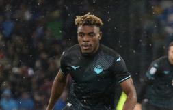 Lazio, Dele-Bashiru infuriato con Sarri: la rottura tra i due dopo la scelta del tecnico 