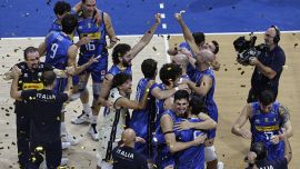 Italvolley Mondiale, gli eroi di De Giorgi da Mattarella con le campionesse di Velasco: la battuta di Panatta