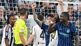 Inter, le risate di Thuram sul check del Var scatenano la rabbia dei tifosi