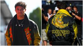 F1, Norris a Monza con la giacca di Valentino Rossi suo idolo: il look di Lando è da applausi, foto