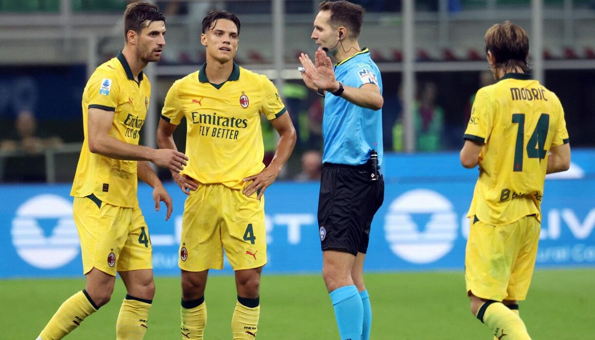 Var In Sports Milan-Bologna, moviola: arbitro in tilt, il Var non l’aiuta, quanti ...