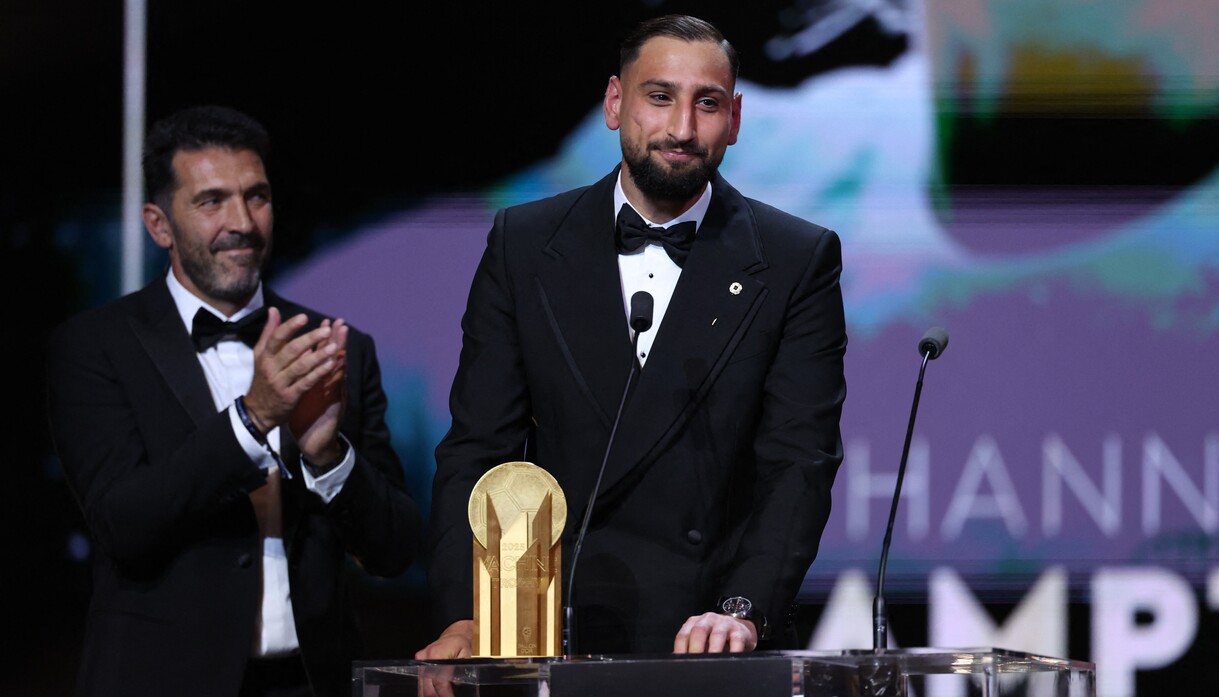 https://wips.plug.it/cips/sport.virgilio.it/cms/2025/09/pallone-d-oro-svelati-i-voti-donnarumma-avanti-per-un-punto.jpg