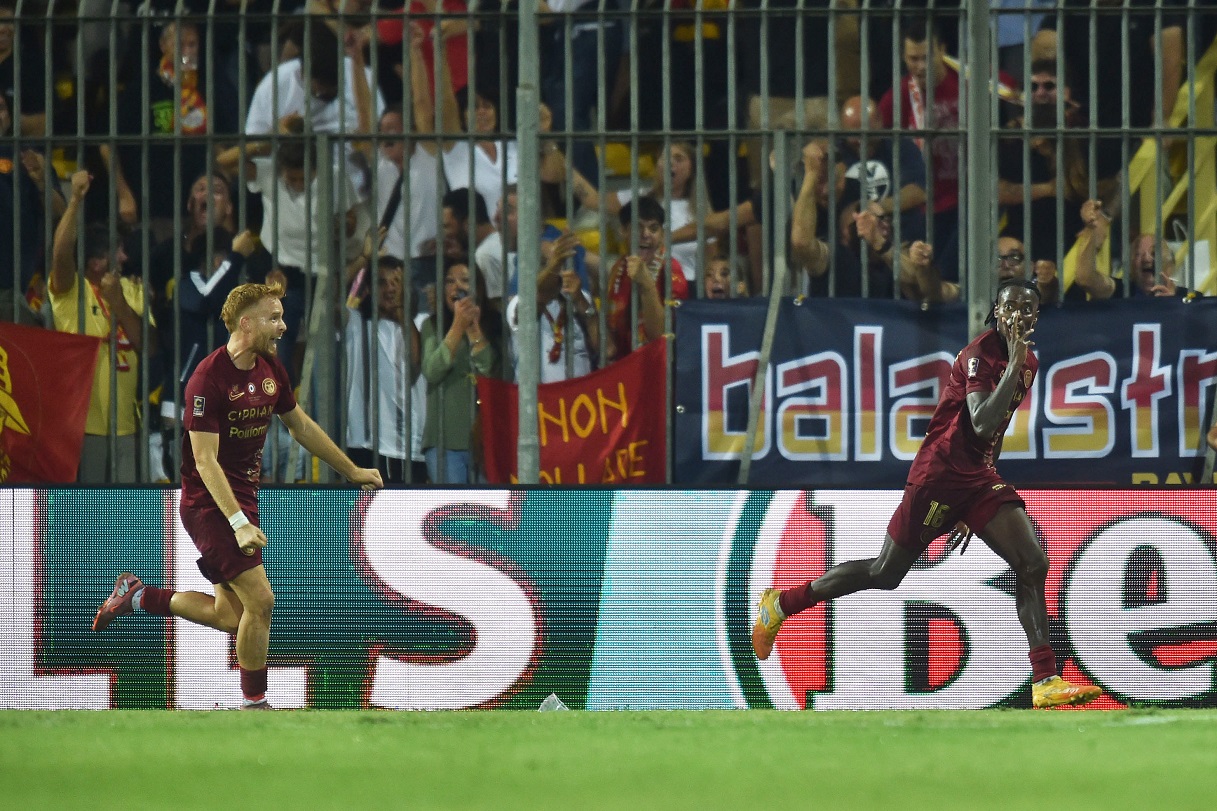https://wips.plug.it/cips/sport.virgilio.it/cms/2025/09/ravenna-perugia-tenkorang-ravenna-esulta-dopo-gol-3-2-lps.jpg