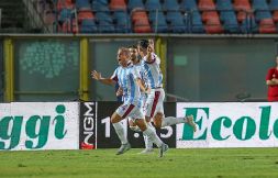 L’Inter Under 23 vince in 10 contro 11 ma che sofferenza, Salernitana pokerissimo