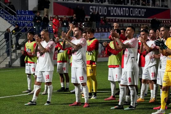 Salernitana, c’è già la mano di Cosmi, fermato il Catania e il Benevento ringrazia