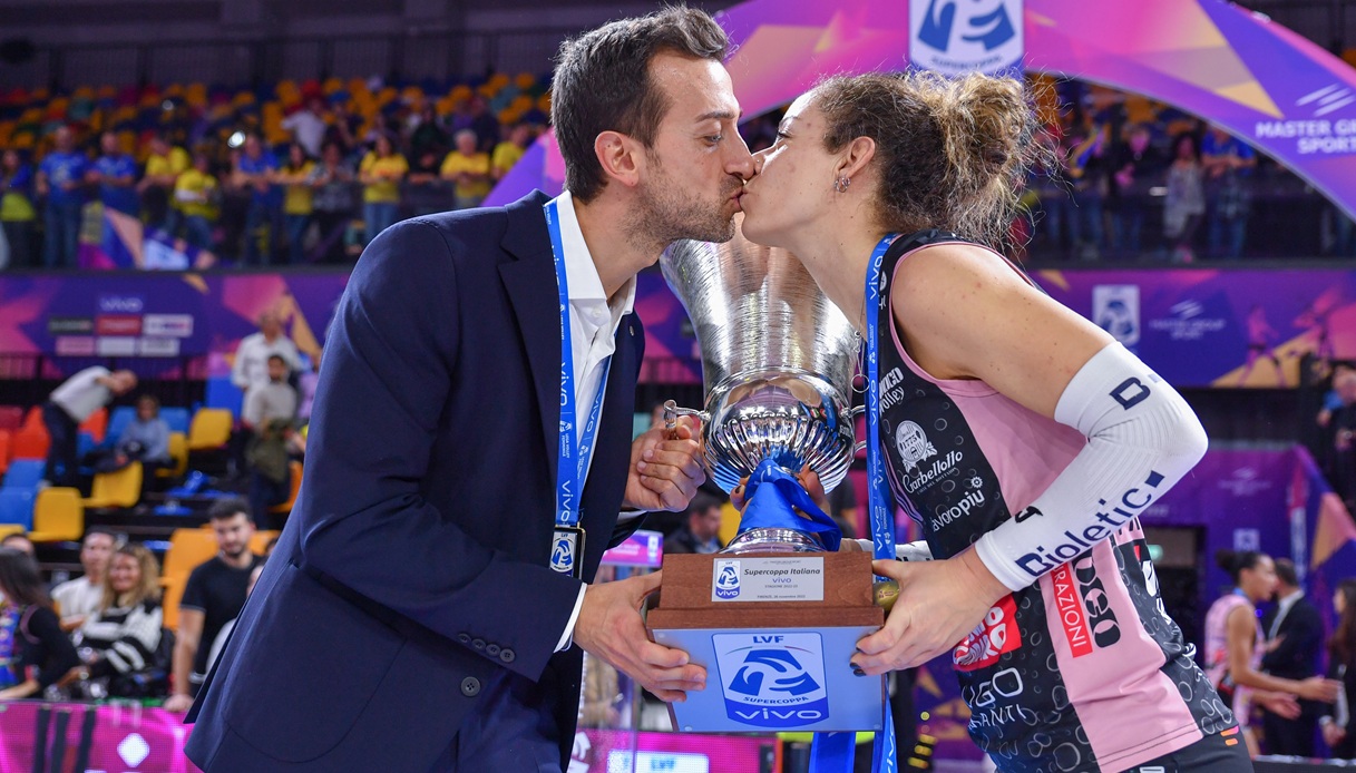 https://wips.plug.it/cips/sport.virgilio.it/cms/2025/09/santarelli-de-gennaro.jpg