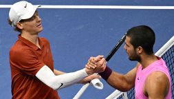 Sinner stroncato da Toni Nadal: "Avrebbe perso comunque da Alcaraz". Bufera sul nuovo look "tamarro" di Carlos