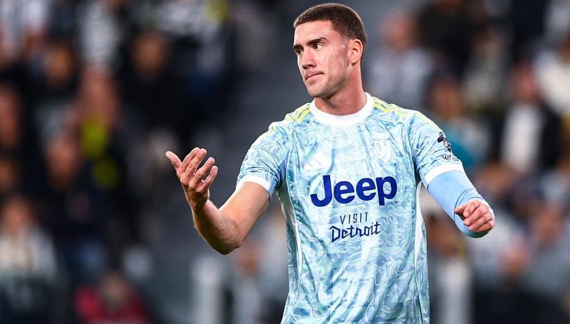 Juventus-Atalanta, Vlahovic fuori dai titolari ed è bufera su lui e Tudor: un gesto di Dusan fa discutere