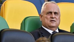 Lazio, Pino Insegno come Tommaso Paradiso: attacco durissimo a Claudio Lotito, tutti contro il presidente