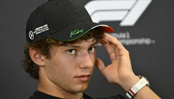 Mercedes, altro che Verstappen: avanti con Russell e Antonelli. La scelta di Wolff e la reazione di Kimi