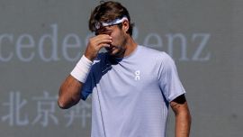 Cobolli travolto da Duckworth ad Almaty, Sinner in forse, Berrettini e Darderi male: ItalDavis, allarme rosso