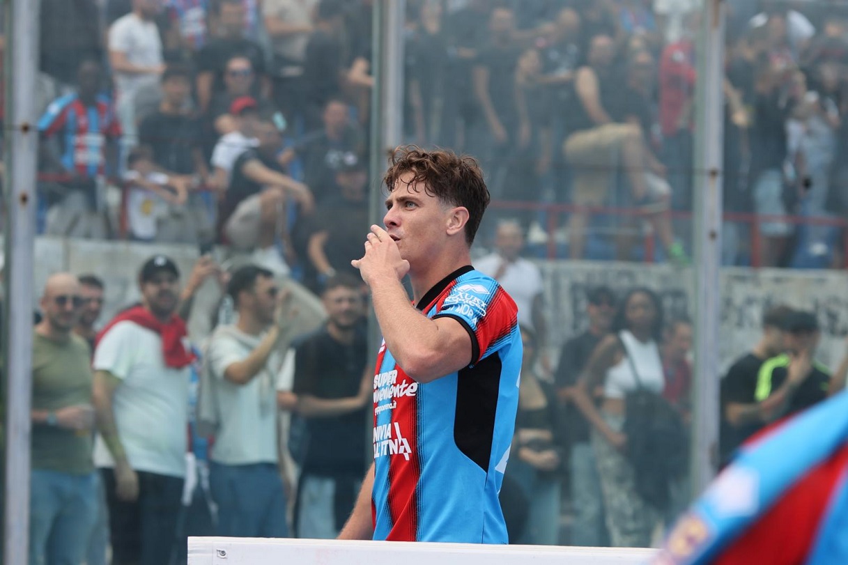 Gabriel Lunetta festeggia dopo il gol al Giugliano (LPS)