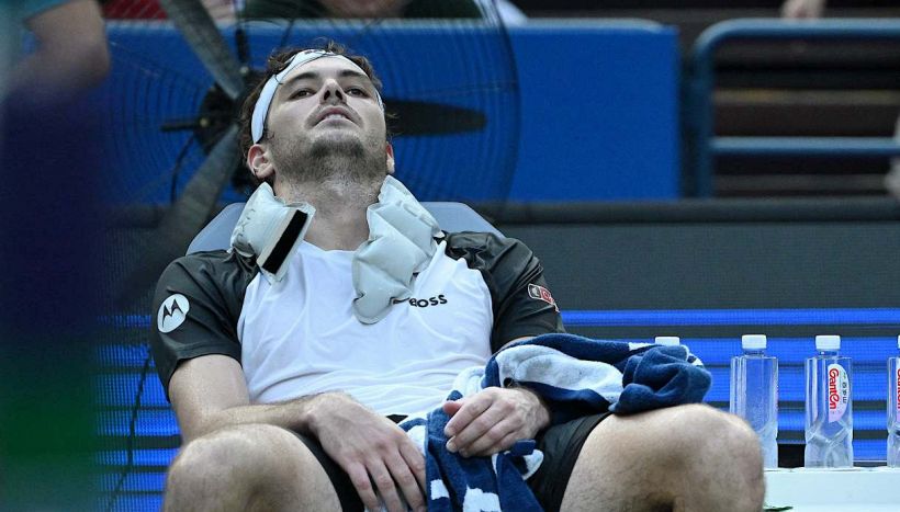 Shanghai, il torneo è una “prova di sopravvivenza”: Fritz a un passo dal collasso prima del ko, Goffin è l’ennesimo ritiro