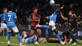 Napoli-Genoa, moviola: dubbi sul gol annullato e sulla rete di Hojlund, c'era rosso per Neres?
