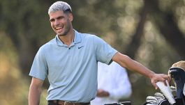 Alcaraz fa festa mentre Sinner e gli altri crollano a Shanghai e prepara una sorpresa per le ATP Finals