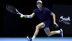 Six Kings Slam, Sinner importunato da un piccolo sceicco: Jannik salvato dalla security. Alcaraz replica alle accuse