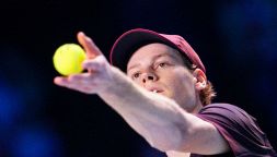 Sinner, il caso Davis sorprende la Spagna: “Un insulto alla bandiera”. Il paragone con Alcaraz e Nadal, anche Corona al veleno