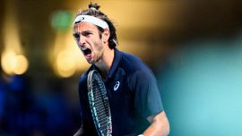 Musetti, tanto spettacolo e qualche parolaccia contro Moutet: è semifinale con Zverev. E da Basilea arriva un assist clamoroso