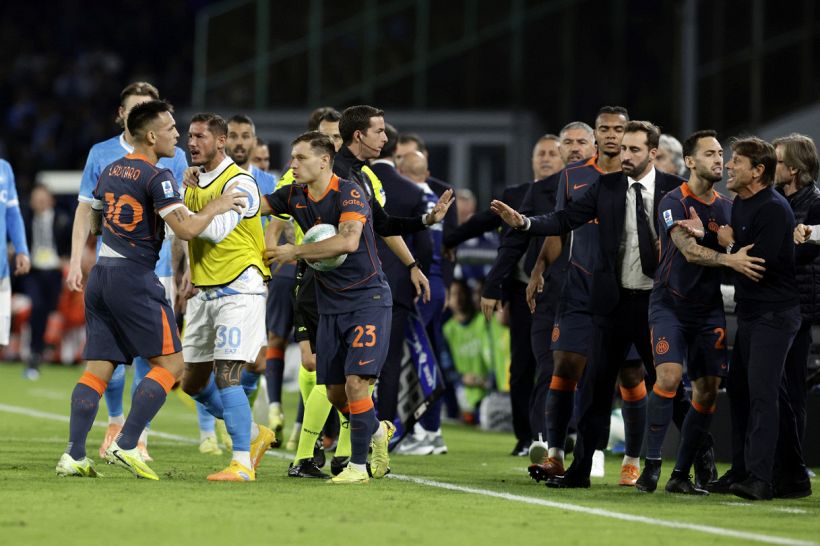 Napoli-Inter, la furia di Conte in panchina: prima la rissa con Dumfries, poi gli insulti con Lautaro. Il motivo