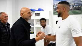 Napoli, i tifosi non perdonano la scelta di Spalletti: “Uomini infami, destini infami”, lo striscione scatena la polemica