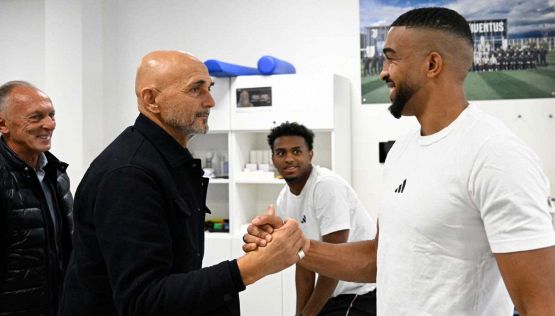 Napoli, i tifosi non perdonano la scelta di Spalletti: “Uomini infami, destini infami”, lo striscione scatena la polemica