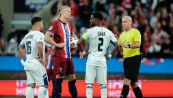 Norvegia-Israele, Haaland come Dovbyk, due rigori sbagliati di fila. È bufera sull'arbitro Marciniak