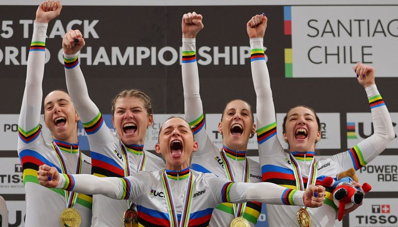 Mondiali su pista, Italia d'oro nell'inseguimento femminile: rimontata la Germania e Villa punta le Olimpiadi