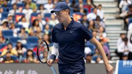 Sinner, l’inseguimento ad Alcaraz continua: come cambia il ranking. L’anomalia di Pechino e la corsa al record di Federer