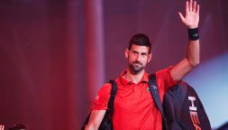 Djokovic, la bordata ad Alcaraz nasconde un piano: Nole avvisa Sinner vincendo un match da record con Cilic a Shanghai