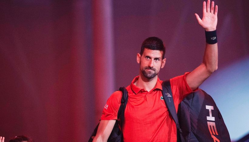Djokovic, la bordata ad Alcaraz nasconde un piano: Nole avvisa Sinner vincendo un match da record con Cilic a Shanghai