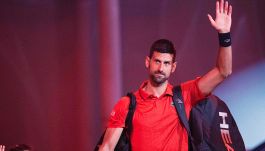 Djokovic, la bordata ad Alcaraz nasconde un piano: Nole avvisa Sinner vincendo un match da record con Cilic a Shanghai