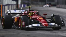 Singapore, Hamilton graziato: miracolo di Ioverno, niente penalizzazione per aver accelerato con bandiera rossa