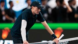Sinner sbugiarda Zverev e si scagiona con Alcaraz: i guai di Sascha spingono Jannik verso una finale con Musetti
