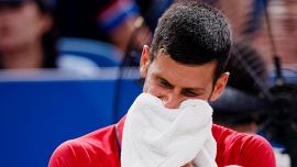 Ansia Djokovic a Shanghai, caviglia dolorante e vomito: Medvedev si gode le sofferenze altrui, chance per Musetti