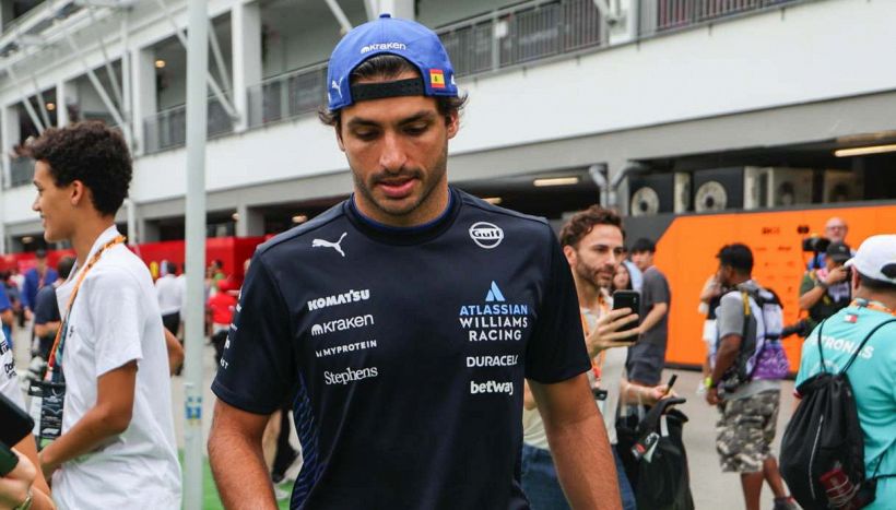 F1, la strana polemica di Sainz contro televisioni e media: "Solo fidanzate e vip, dove sono i miei sorpassi?"